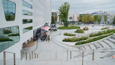 Rimanto Giedraičio ir Justinos Giedraitės suprojektuota Kauno Vienybės aikštė