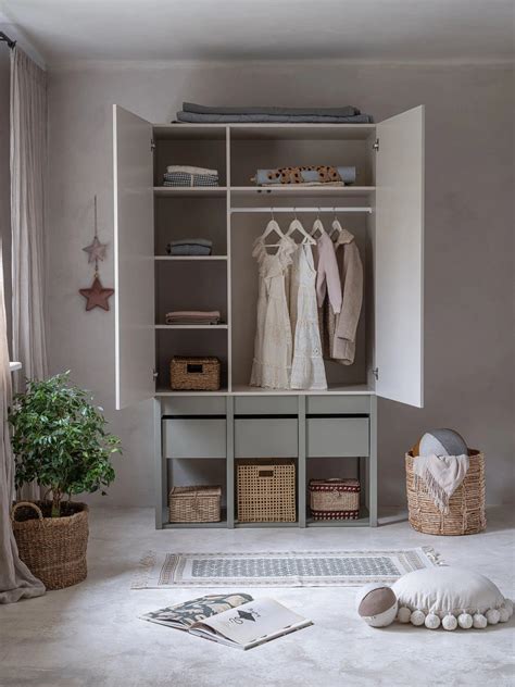 vaikų drabužių spinta