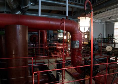 Pasivaikščiojimo takas ant elektrinės garo katilų