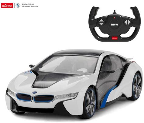 Radijo bangomis valdomas BMW automobilis su vaikais