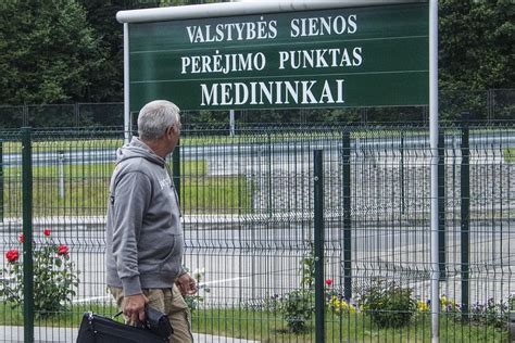 Sienos kirtimas su vaiku