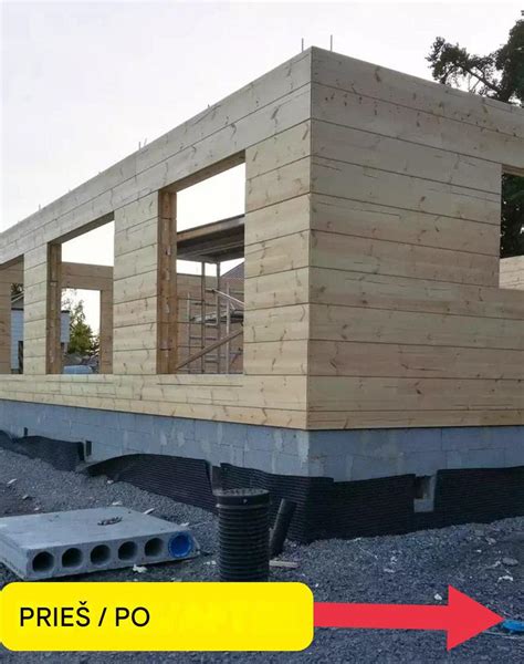 Žmonės, einantys pro arenos apsaugos patikrą