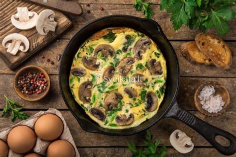 Omletas su pievagrybiais ir žalumynais