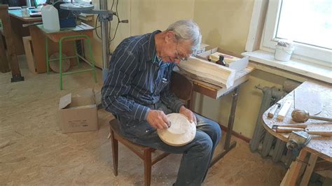 Medžio dirbinių paroda Liolių socialinės globos namuose