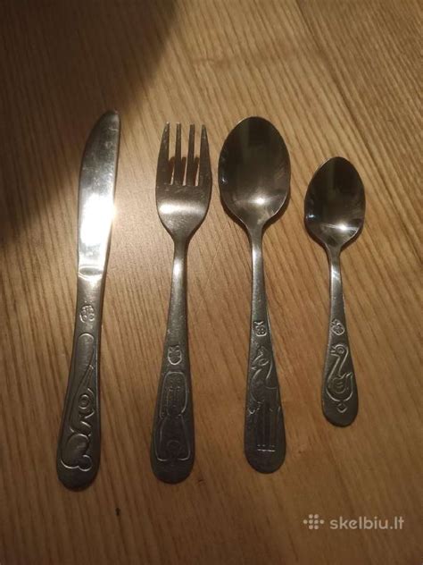 vaikiški stalo įrankiai su animacinių filmų personažais