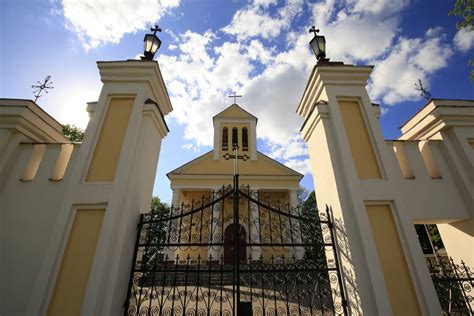 Veiverių Šv. Liudviko parapijos bažnyčia