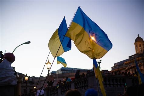 Nuotrauka simbolizuojanti pagalbą Ukrainai