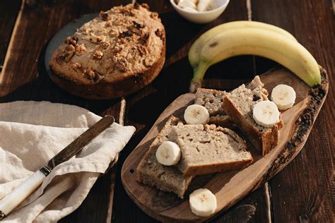 reikalingi bananų duonos ingredientai