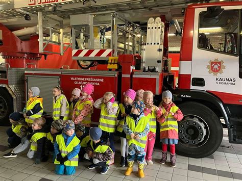 Nuotrauka iš išvykos į priešgaisrinę tarnybą