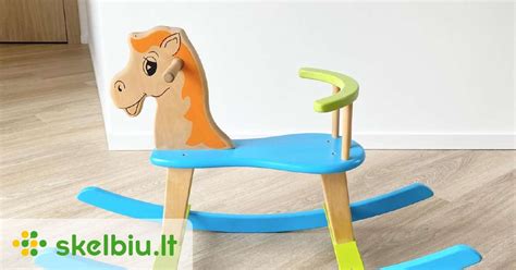 vaikiškas medinis arkliukas su garsais
