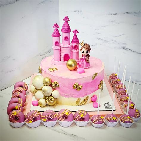 Vaikiškas tortas su princesės tema