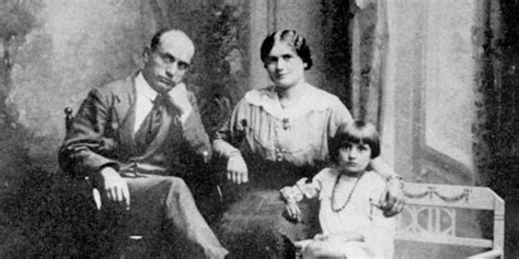 Benito Mussolini ir jo žmona Rachele Guidi