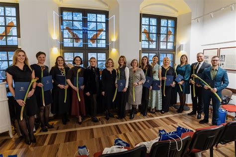 Grafikas su tėvų vertinimais apie mokytojų bendravimą