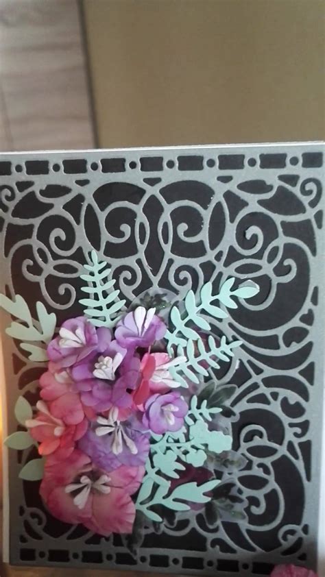 Rankų darbo gėlytės atvirukas