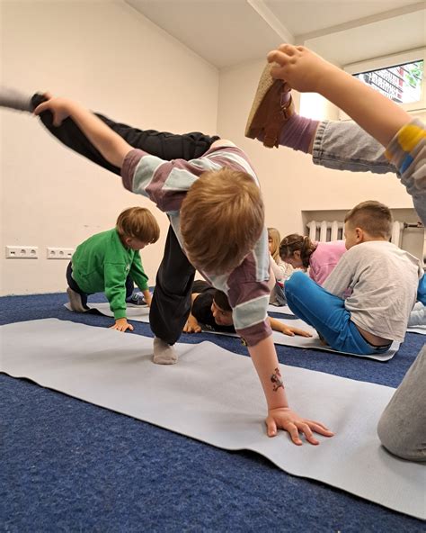 vaikas užsiima sportu