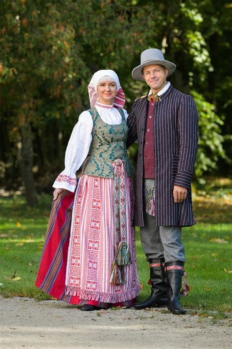 Ukrainietiški tautiniai kostiumai