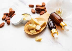 Sviestmedžių ir kakavos sviesto sudėtis balzame