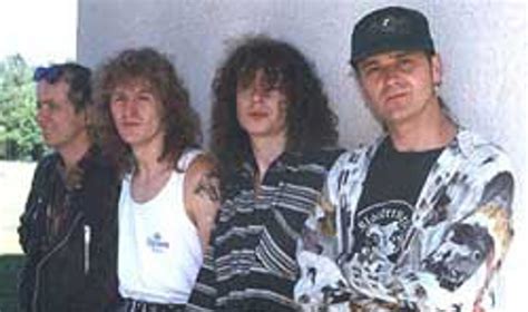 Darius Mickus su grupe Rebelheart scenoje