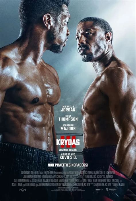 Adonis Krydas treniruojasi bokso salėje