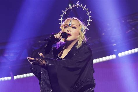 Madonna koncertuoja