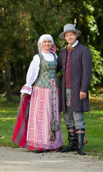 vaikų tautiniai kostiumai