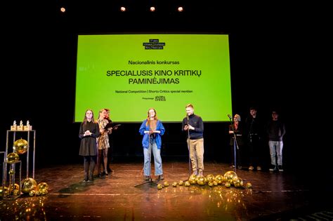 Jauni lengvaatlečiai apdovanojimų ceremonijoje