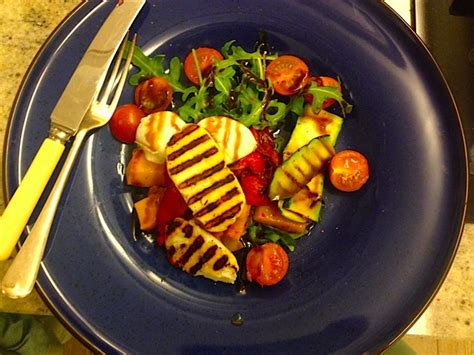 daržovių salotos su mocarela