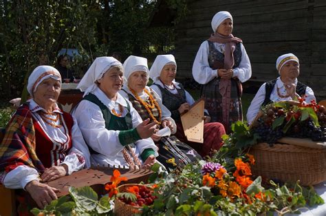 Vaikai groja kanklėmis