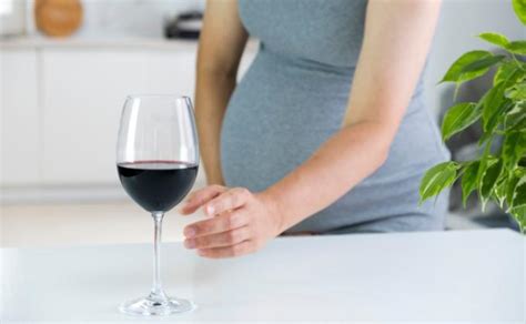 simbolis, rodantis alkoholio draudimą nėštumo metu