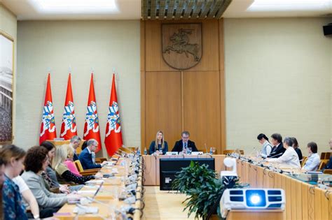 Seimo posėdžio salė su Irena Degutiene