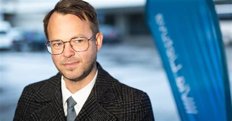 schematinis brėžinys, kaip teisingai užsidėti blauzdų apsaugas