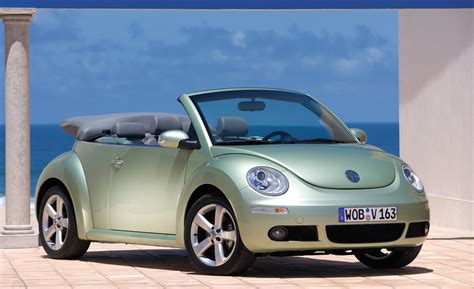 Volkswagen New Beetle automobilis