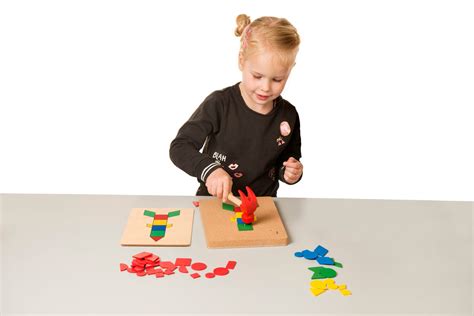 Vaiko rankų ir akių koordinacijos iliustracija