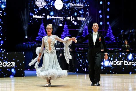 Evaldas Sodeika ir Ieva Žukauskaitė-Sodeikienė vestuvių ceremonijoje