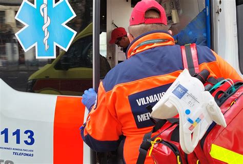 simbolinė greitosios medicinos pagalbos iškvietimo iliustracija