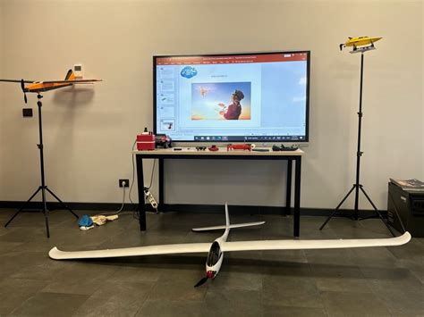 Vaizdas su skirtingais dronų modeliais vaikams