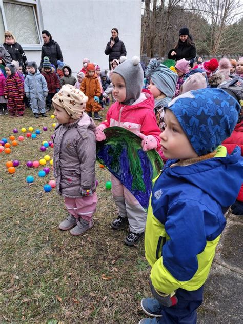 vaikai darželyje švenčia Žemės dieną