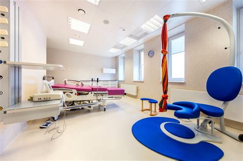 modernizuoti gimdymo namų koridoriai