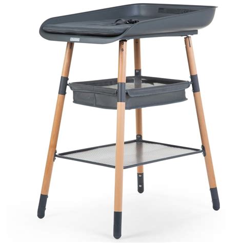 Kūdikio lovelė ir vystymo stalas